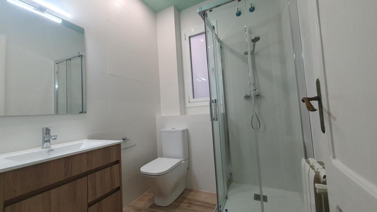 Apartamento Nuevo En Terrassa Centro Kültér fotó