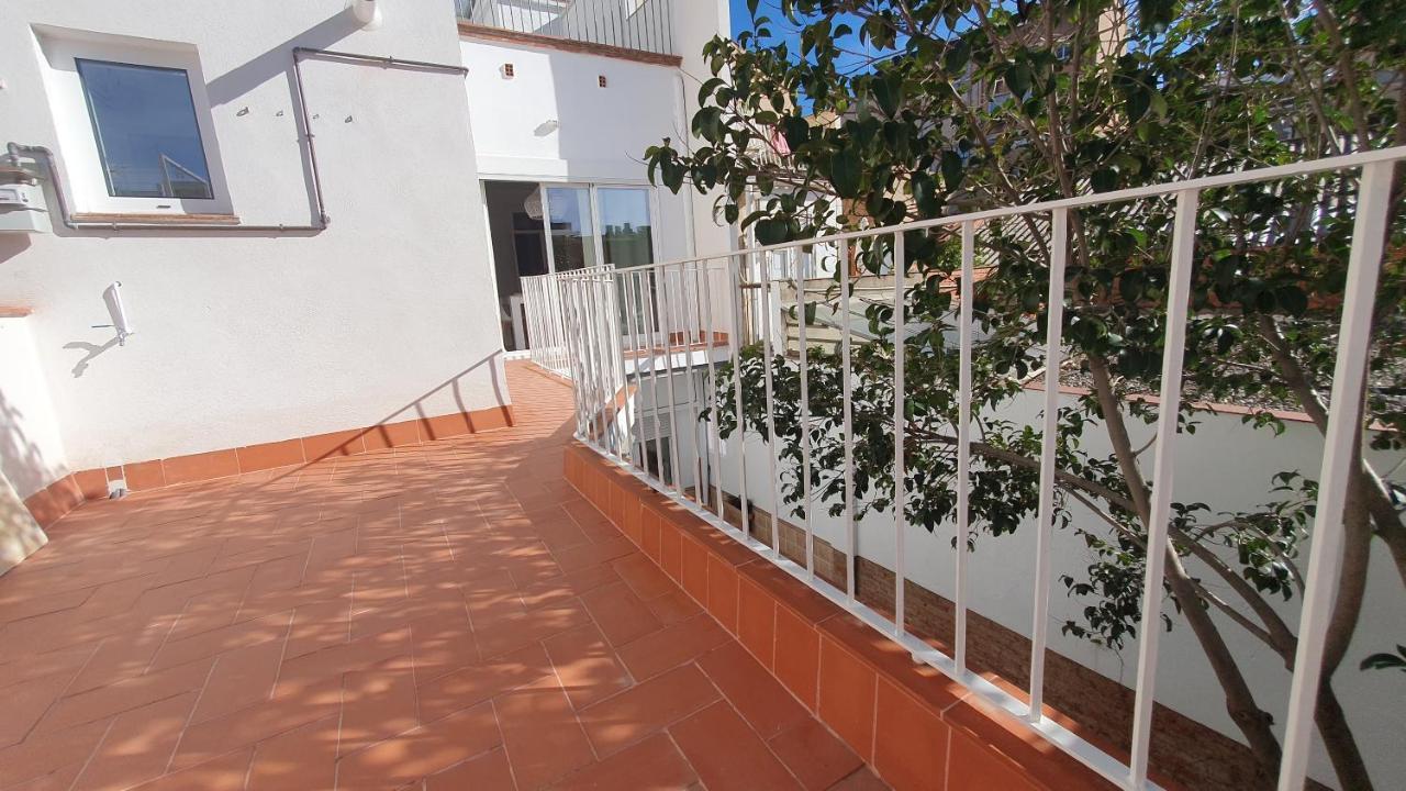 Apartamento Nuevo En Terrassa Centro Kültér fotó