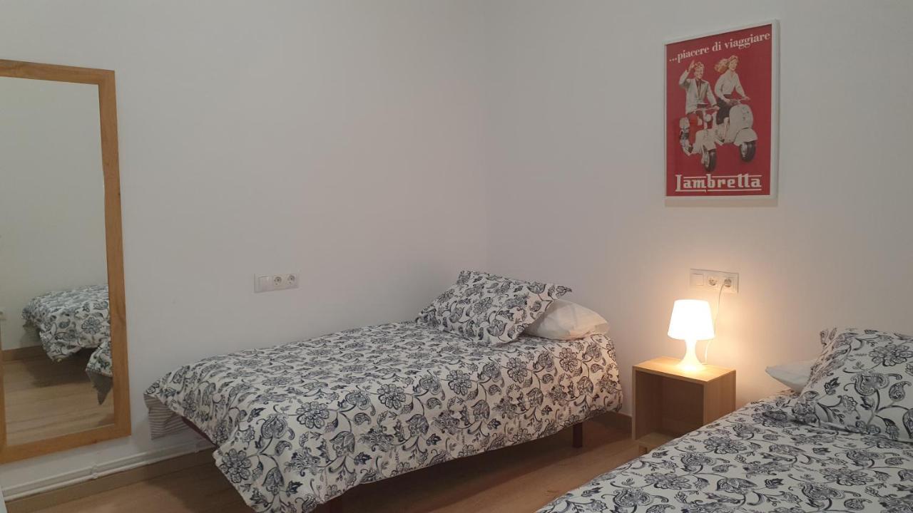 Apartamento Nuevo En Terrassa Centro Kültér fotó